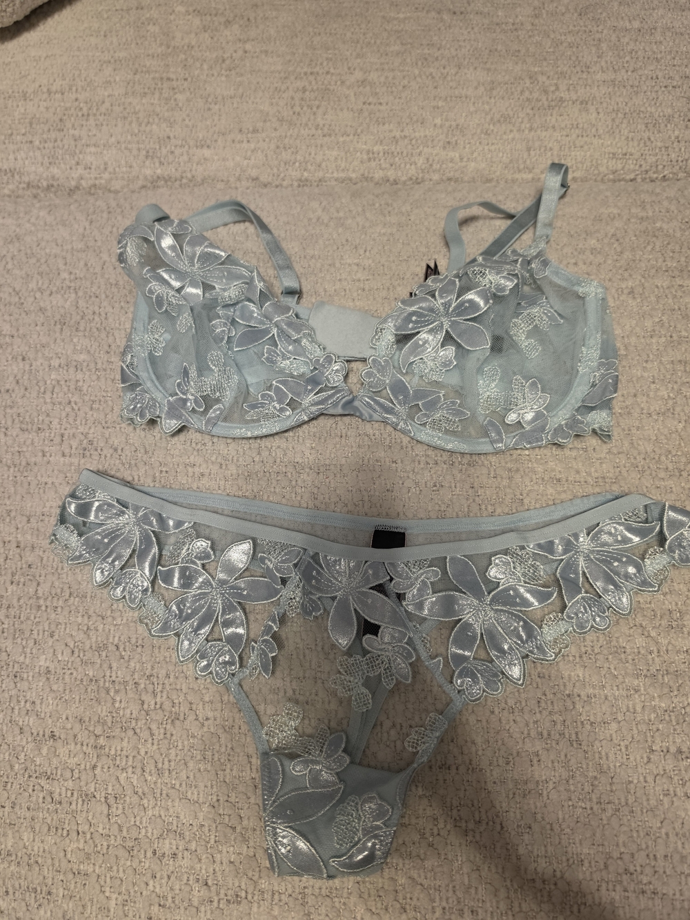 Victoria's Secret Light Blue Floral Lace Underwire Bra & Bikini Set